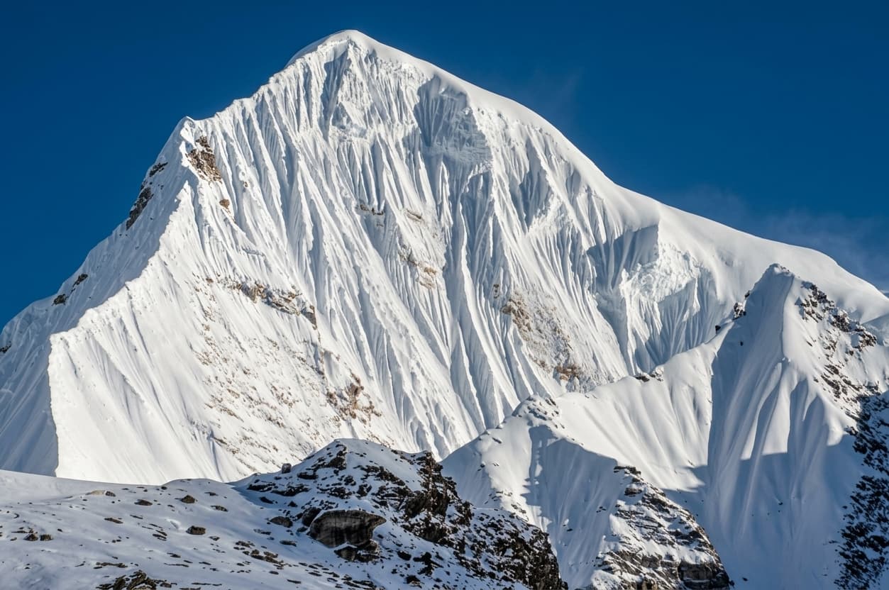 Singu Chuli Peak Climbing