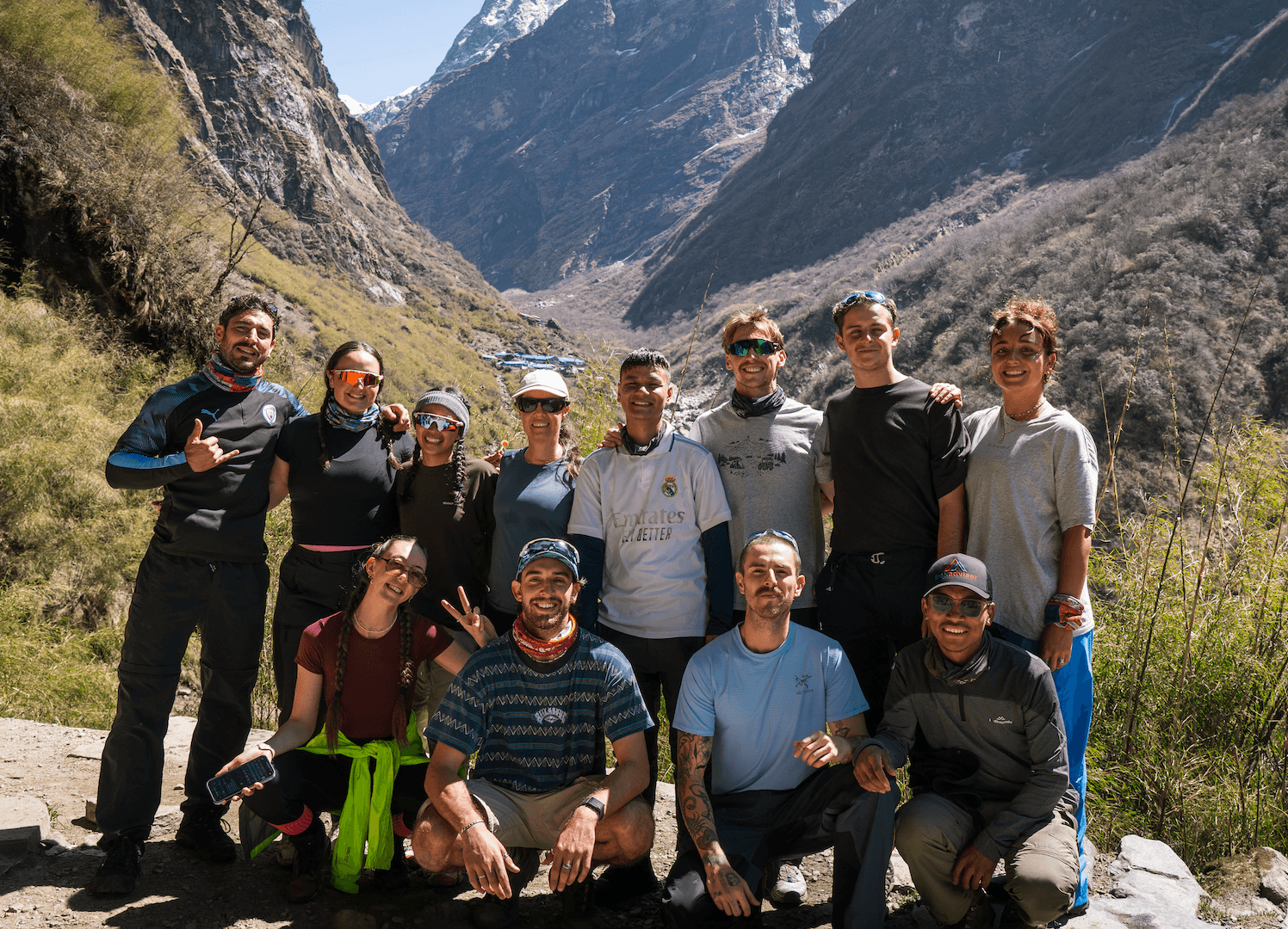 group photo during nepal trekking
